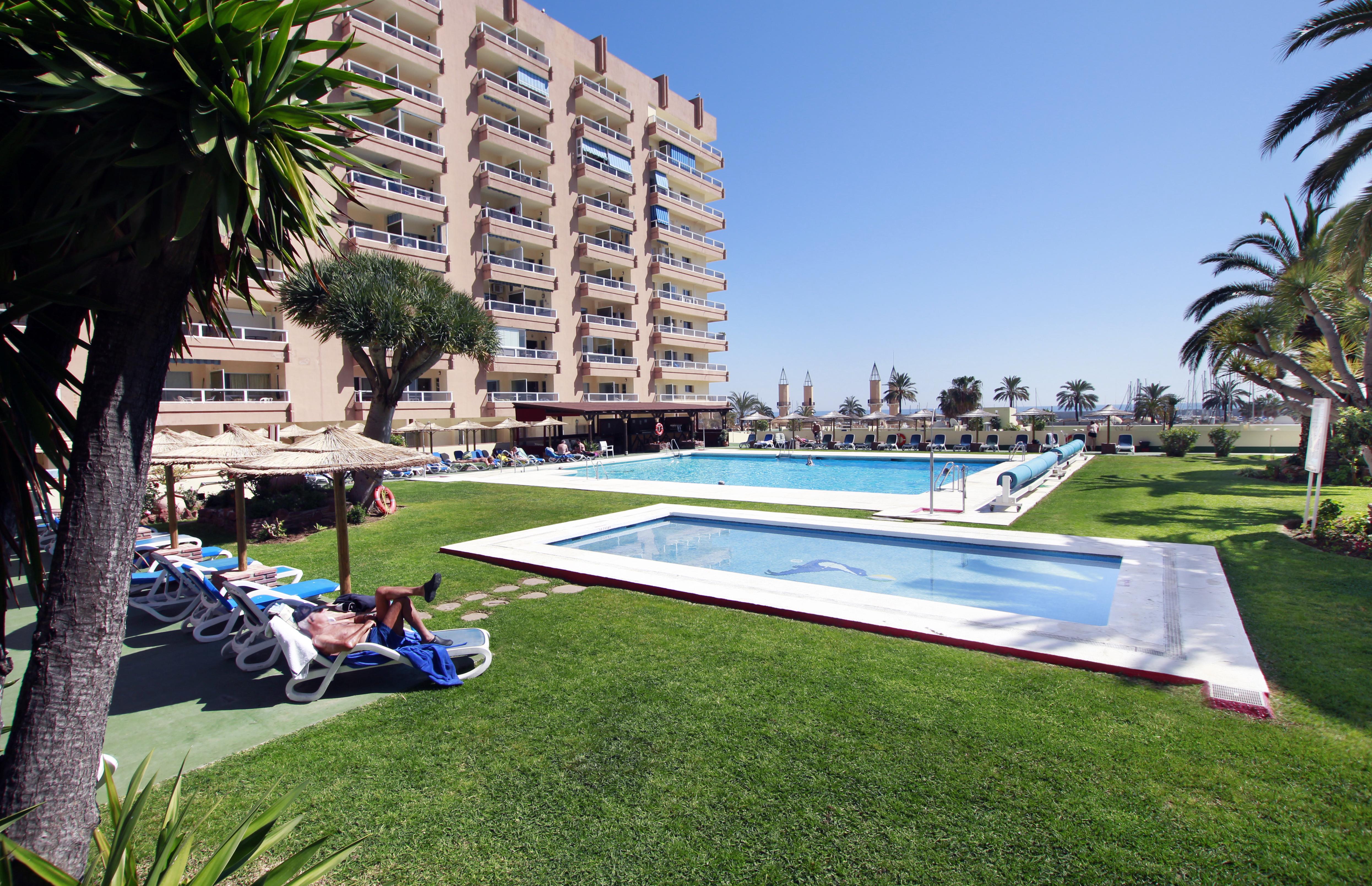 Hotel Apartamentos Pyr Fuengirola Εξωτερικό φωτογραφία