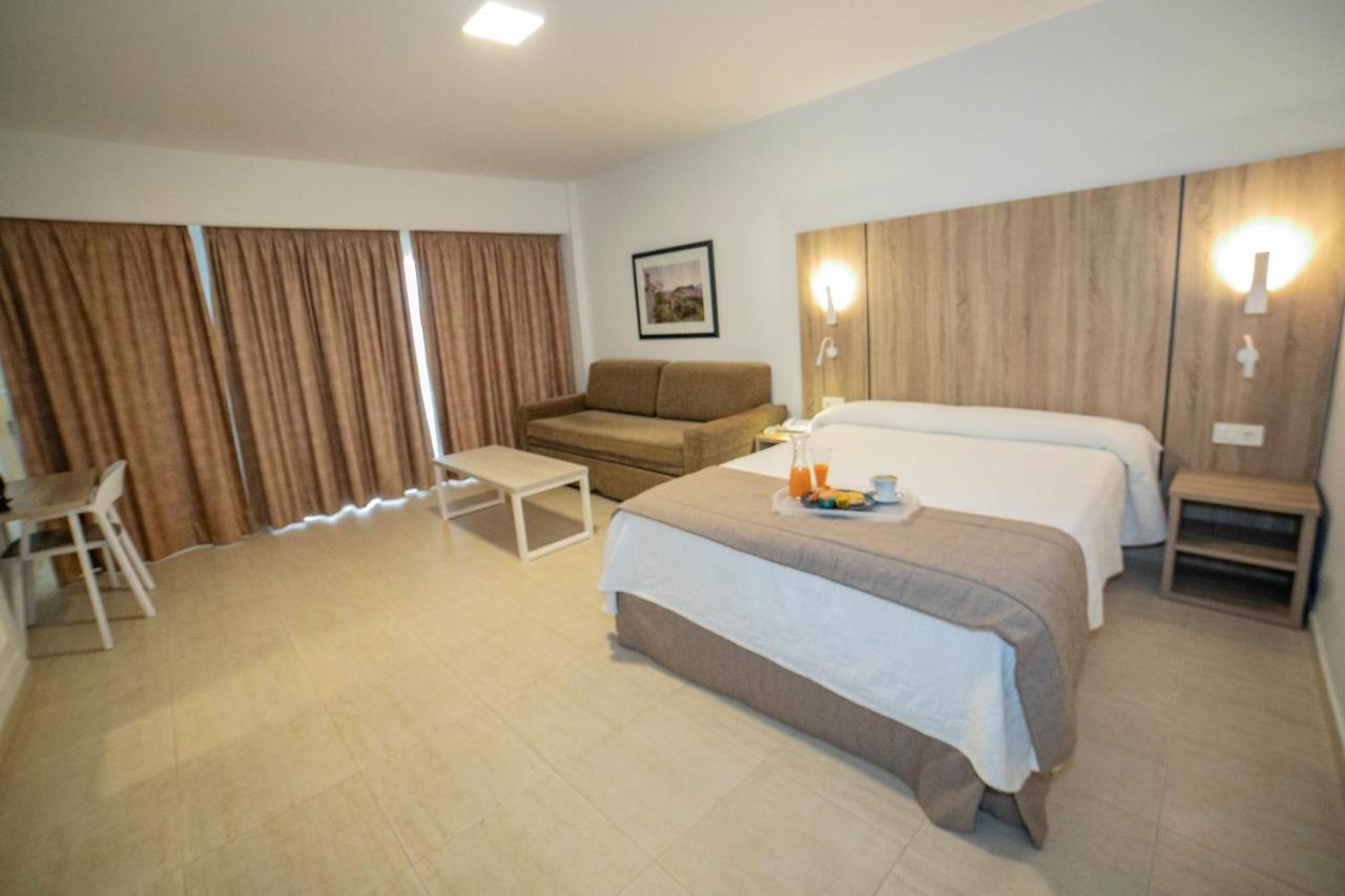 Hotel Apartamentos Pyr Fuengirola Εξωτερικό φωτογραφία