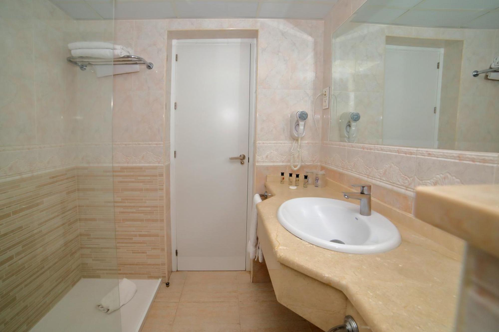 Hotel Apartamentos Pyr Fuengirola Εξωτερικό φωτογραφία