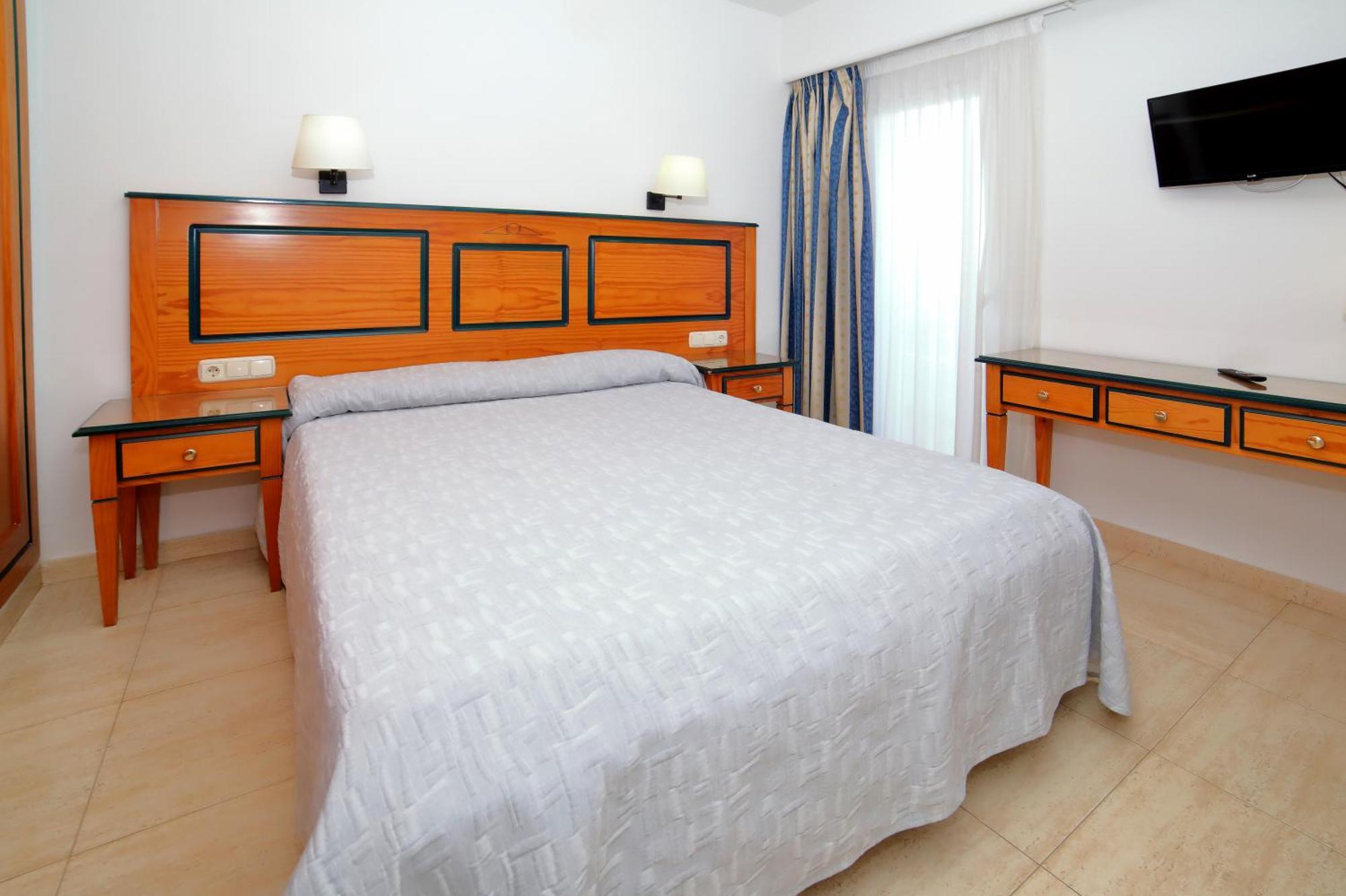 Hotel Apartamentos Pyr Fuengirola Εξωτερικό φωτογραφία