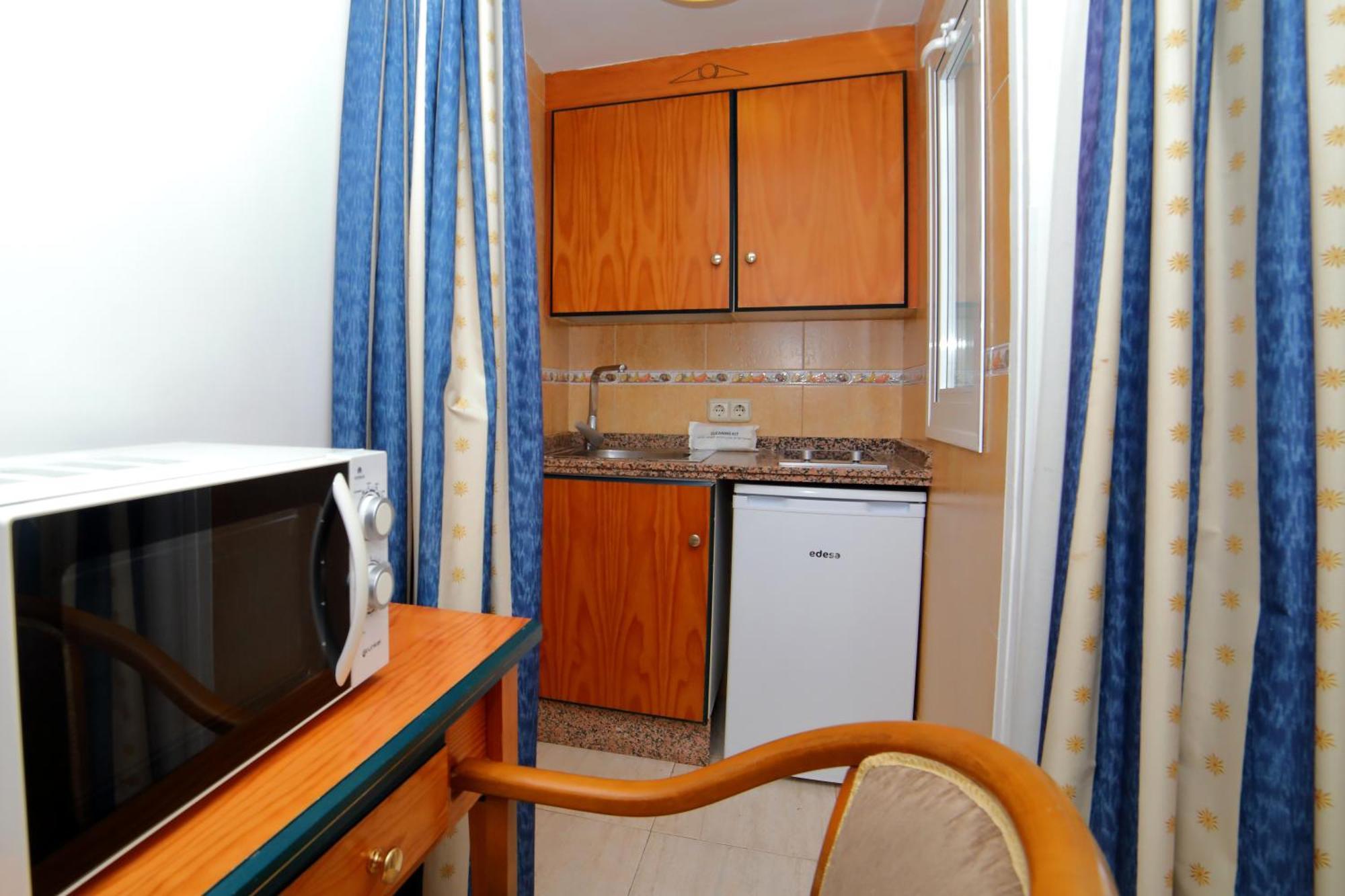 Hotel Apartamentos Pyr Fuengirola Εξωτερικό φωτογραφία